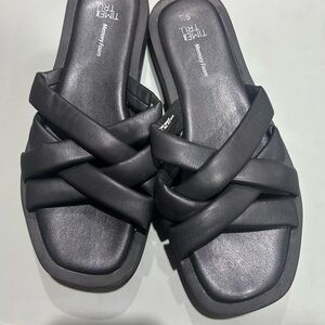 Time and Tru Black Women's Crisscross Slide Sandals